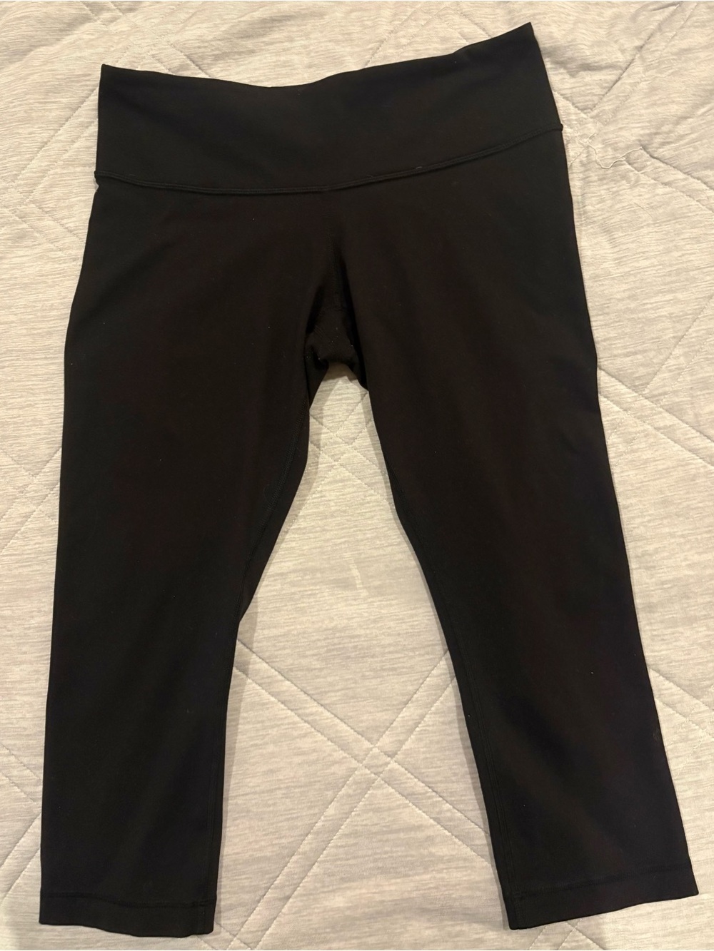 lululemon athletica Black Capri Leggings